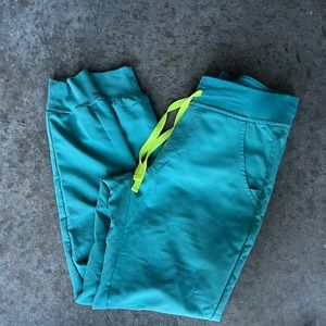 Figs high waited Zamora scrub pants